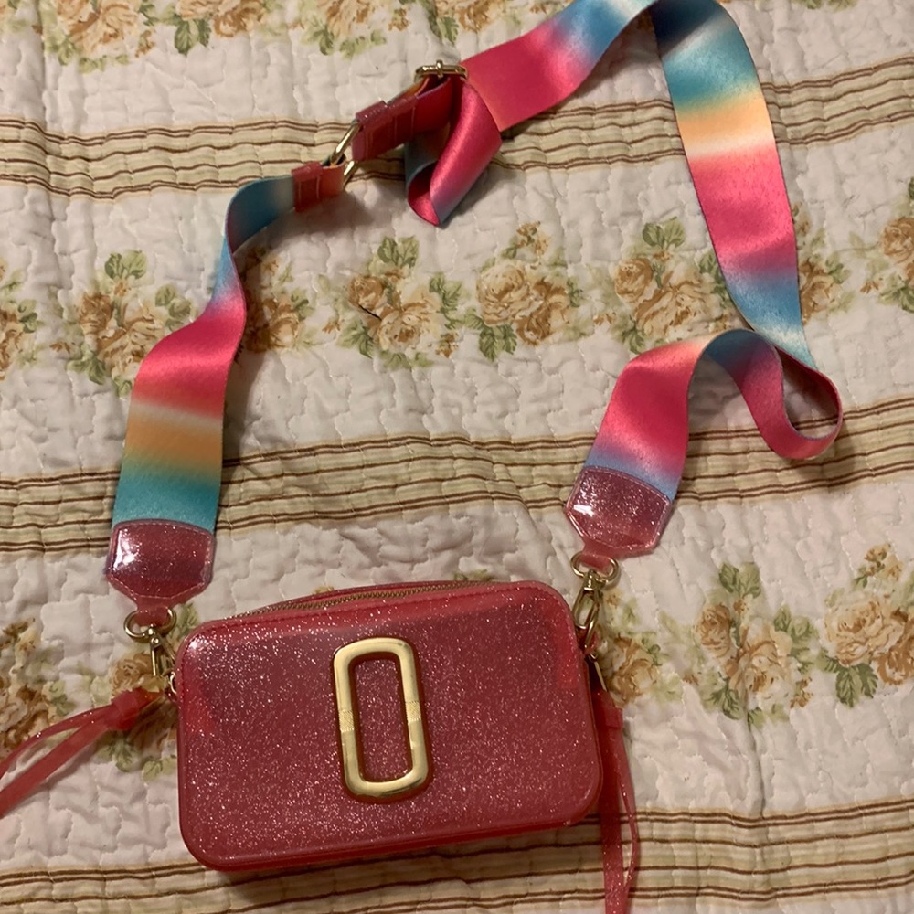🚨PRICE IS FIRM🚨Super cute 🩷🩷 Jelly crossbody bag - ONLY USED ONCE!